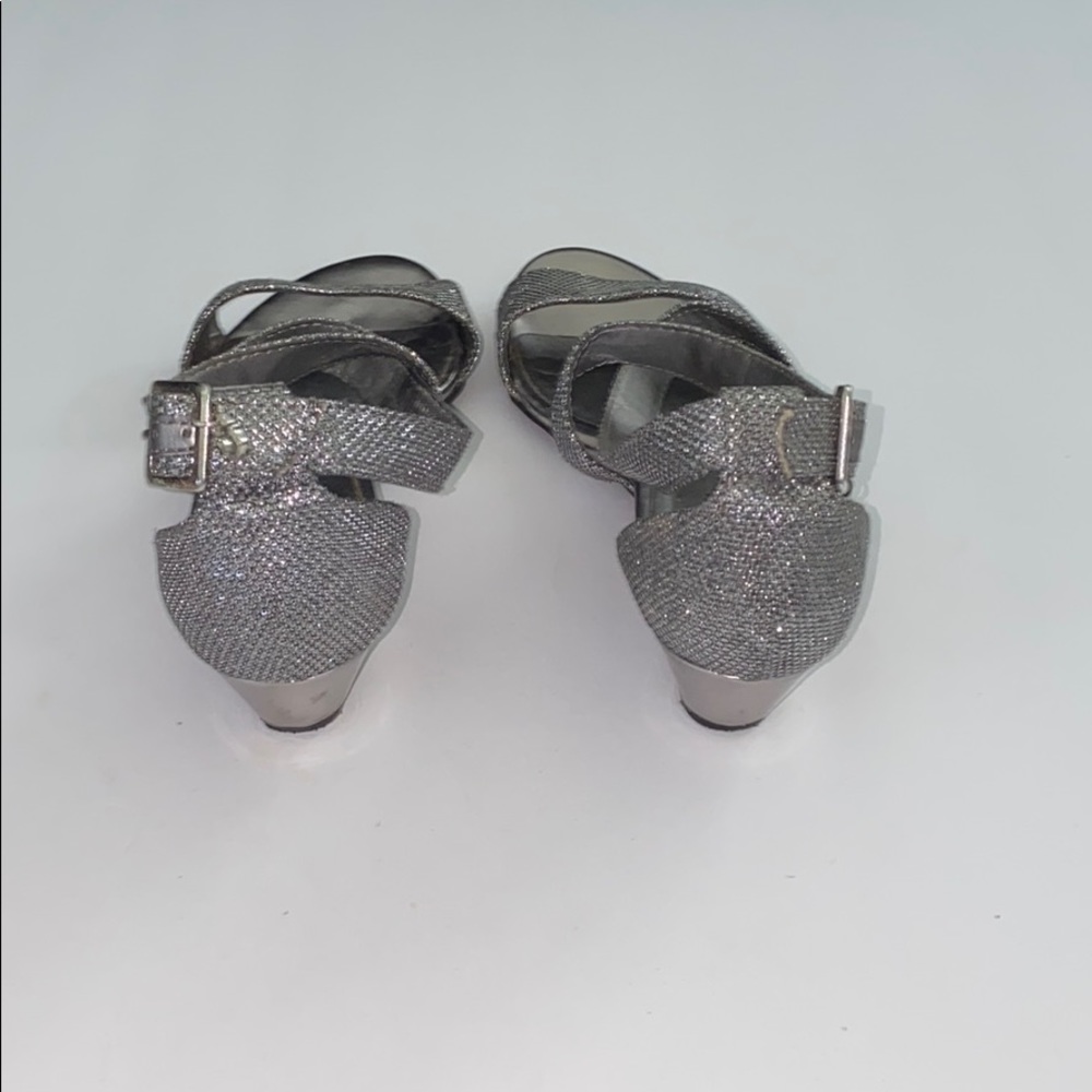 Shoes - Picture 4 of 6